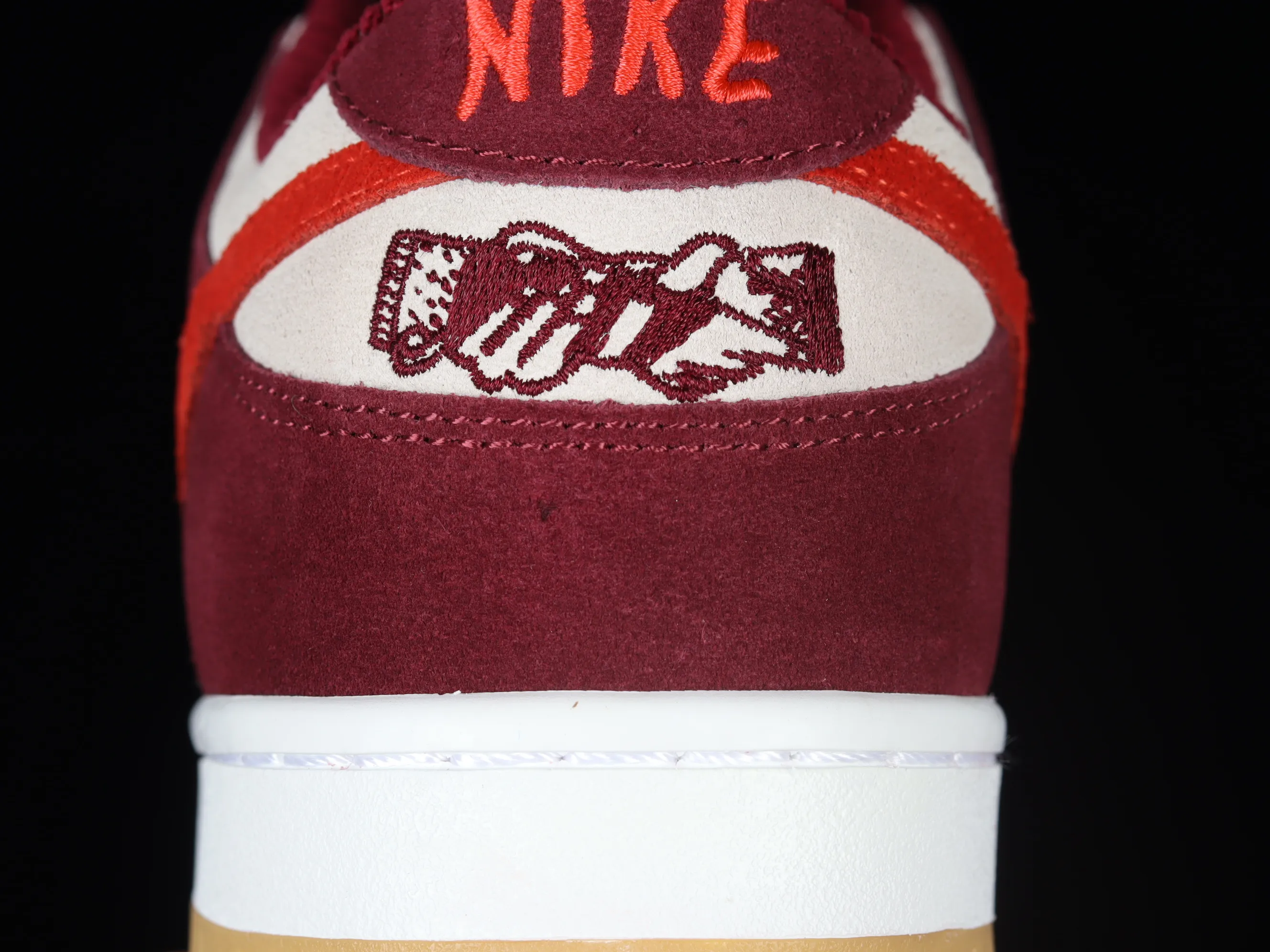 All categories Nk SB Dunk Series Nk SB Dunk Low low-top sneakers Skate Like a Girl x Nk SB Dunk Low joint model SB smashed backboard fashion casual sneakers DX4589-600